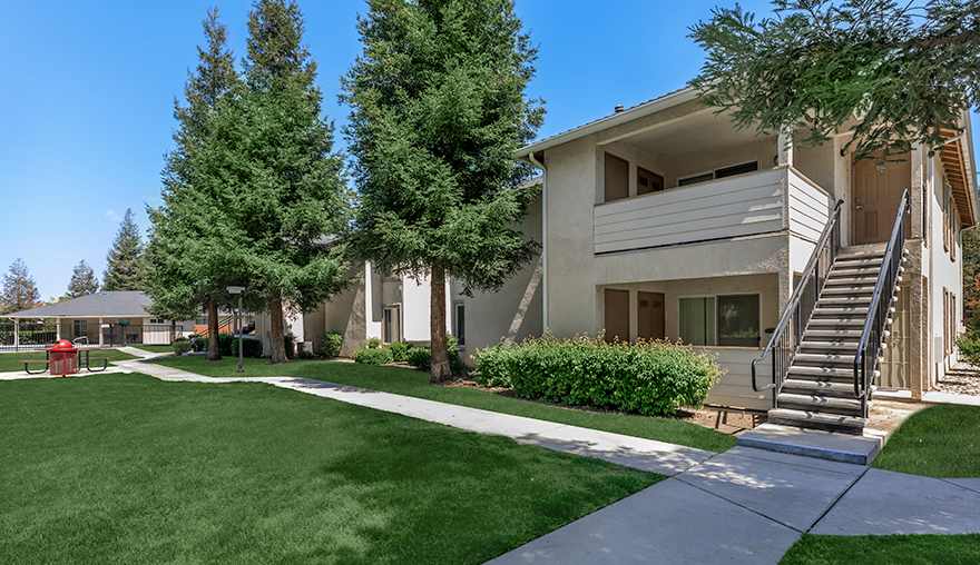 photo of the grounds at Quail Run Apartments